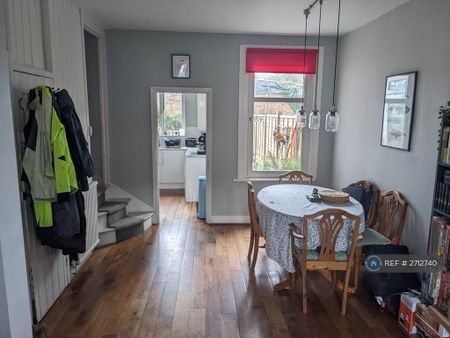 4 bedroom terraced house to rent - Photo 2