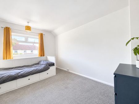 3 bedroom semi-detached house to rent - Photo 4