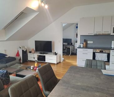 Pillweinstraße, sonnige und ruhig gelegene Dachgeschosswohnung mit ... - Foto 5