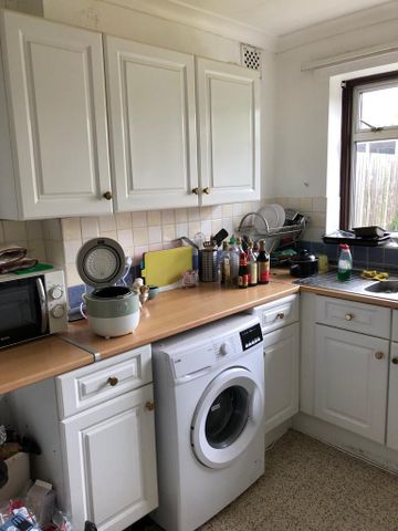 4 bedroom semi-detached house to rent - Photo 4