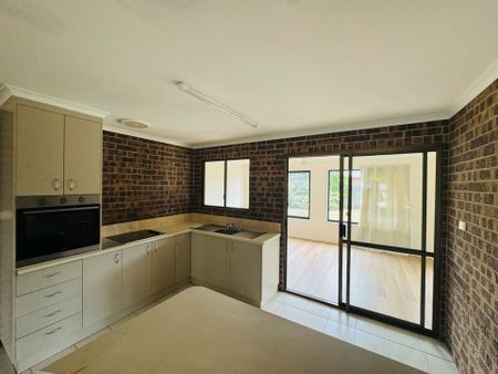 THE PERFECT BLEND OF SPACE, COMFORT & COASTAL LIFESTYLE - Photo 2