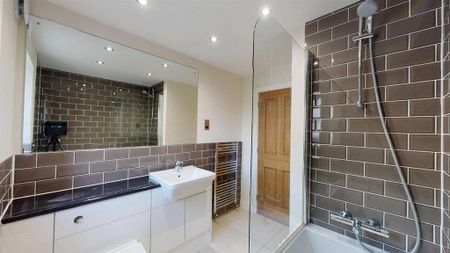 4 bedroom townhouse to rent - Photo 5