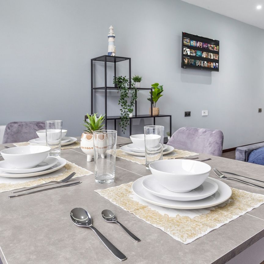 2 Bed Flat, Woodstock Road, NW11 - Photo 1