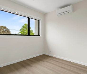 Modern Townhouse in Prime Pascoe Vale Location - Photo 4