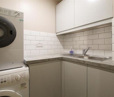 1 bedroom in a house share to rent - Photo 6