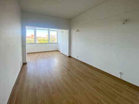 Spacious one-Bedroom unfurnished apartment in Bairro do Rosario, Cascais - Photo 2