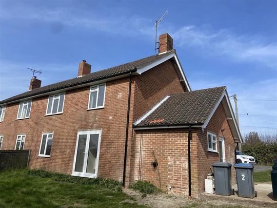 3 bedroom semi-detached house to rent - Photo 1