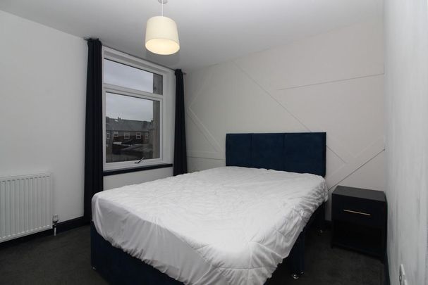 1 bedroom in a house share to rent - Photo 1