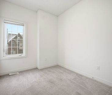 For Lease - 109 Fruitvale Circle, Brampton, Ontario - Photo 5