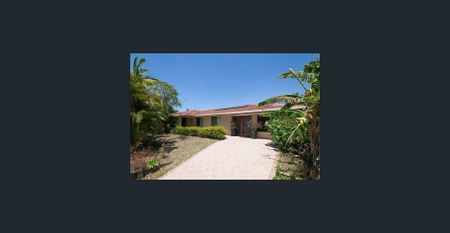 Your Ideal 5 Bedroom Family Home Awaits in Springwood !!! - Photo 4