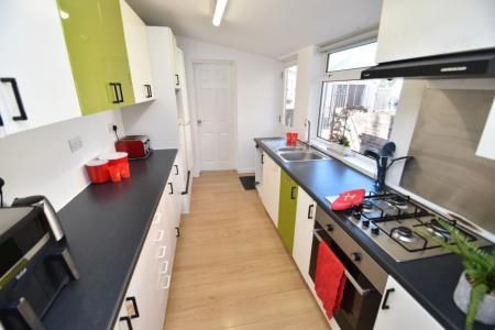 Malvern Villas, Gilesgate DH1 - Photo 5