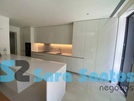 Luxury Apartment for rent in Vila Nova de Gaia, Distrito do Porto - Photo 2