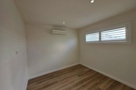 View Saturday at 11.30am - 11.50am - Photo 4