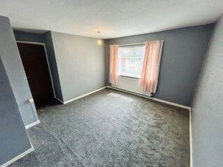 Longfield Drive, Barnsley, Mapplewell - Photo 3