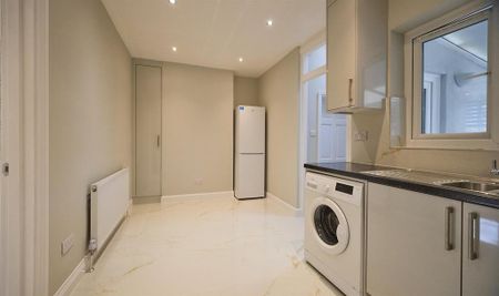 3 bedroom terraced house to rent - Photo 5