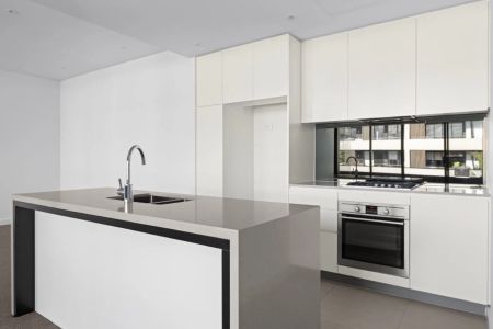 Spacious Two-Bedroom Modern Apartment - Photo 3