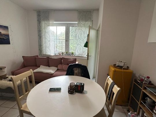 Gemütliche ebenerdige 2-Zimmer-Erdgeschosswohnung mit Terrasse in ruhiger Lage - Photo 1