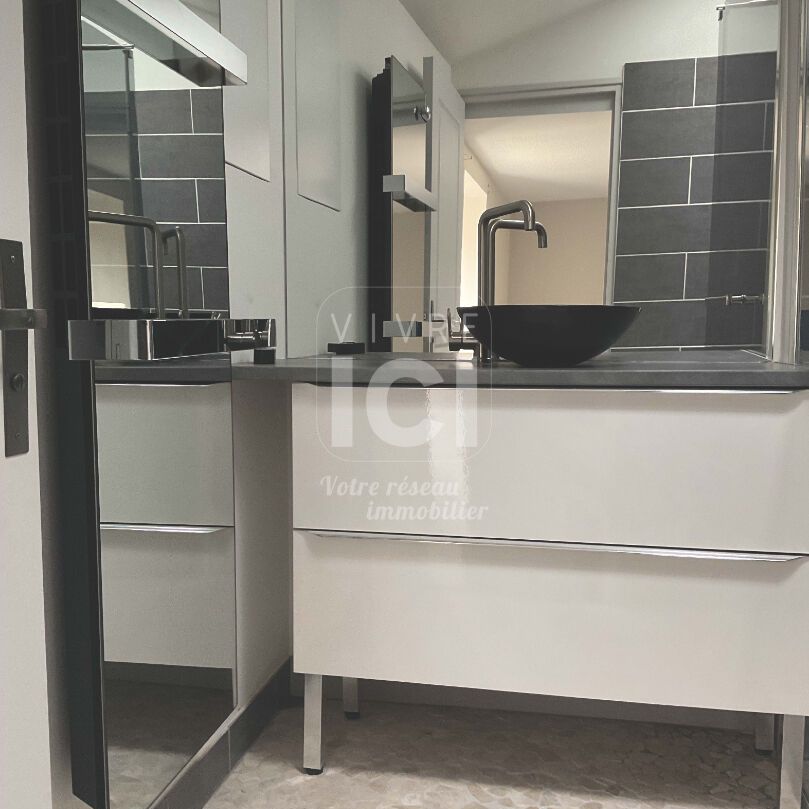BEL APPARTEMENT T2 - BOURG DE LA CHAPELLE BASSE MER - Photo 1