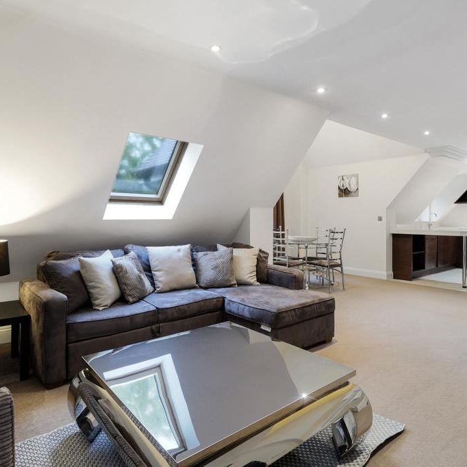 3 bedroom flat to rent - Photo 1
