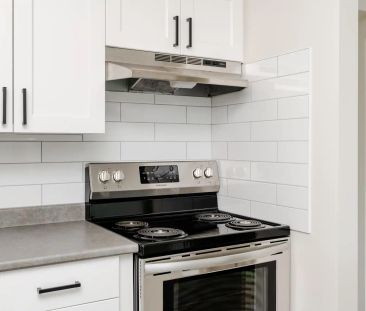 Cedar Green Apartments — 1 Bedroom + Den + Flex - Photo 5