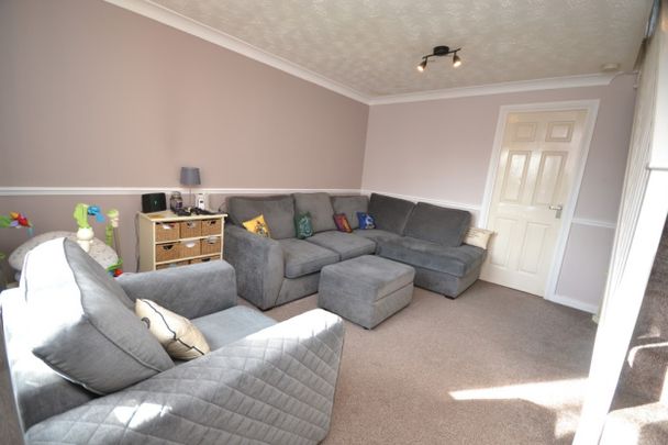 3 bed Semi-Detached House for Rent - Photo 1