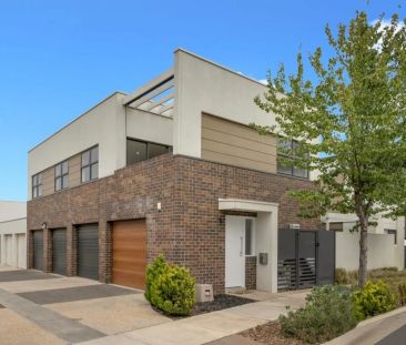 Perfectly Positioned in St Clair – Spacious, Modern & Convenient - Photo 1