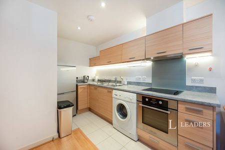 apartment to rent Admiralty Road, Portsmouth, Hampshire, PO1 - Photo 3