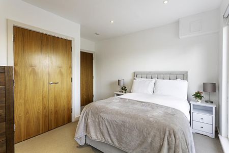 3 bedroom flat to rent - Photo 4