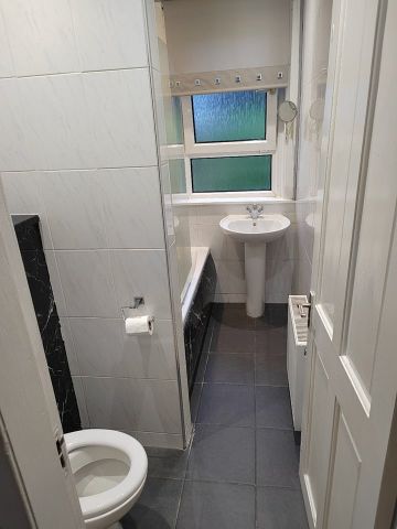 2 Bed Flat, Thornliebank, G46 - Photo 5