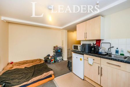 Studio to rent - Photo 4