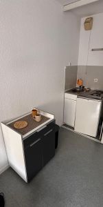 Location Appartement 1 pièce 20m² ST ETIENNE 42100 - Photo 3