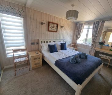 4 Bed, Lodge - Photo 5