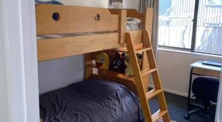 Modern 3 bedroom home in fantastic location - Photo 2