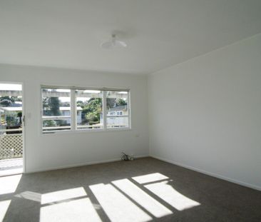 Charming 2-Bedroom Gem in Northcote Point - Photo 3