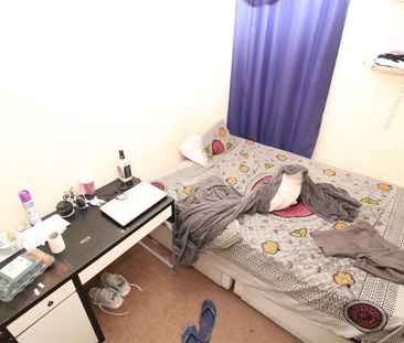 Room For Rent Laura Street, Pontypridd - Photo 2