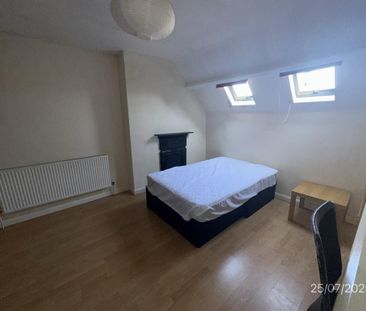 5 bedroom terraced house to rent - Photo 3