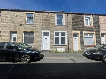 2 bed terraced house to rent in Scarlett Street, Burnley, BB11 - Photo 3