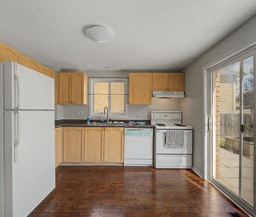 For Lease - 24 Dunsmore Lane, Barrie, Ontario - Photo 6