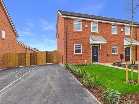 2 BED House To rent - Photo 1