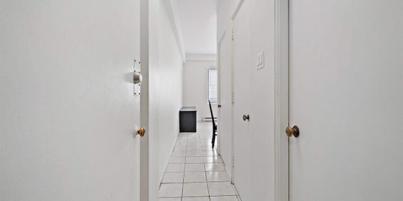 STUDIO SPACIEUX AVEC VUE SUR UN LUXURIANT JARDIN PRIVÉ RENOVE - Photo 3