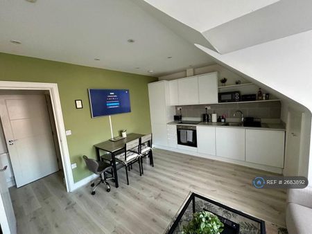 1 bedroom flat to rent - Photo 2