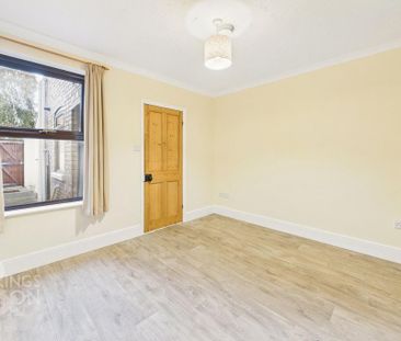 3 bedroom terraced house to rent - Photo 4