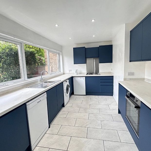 Somner Close, Canterbury, CT2 8LJ, Kent - Photo 1