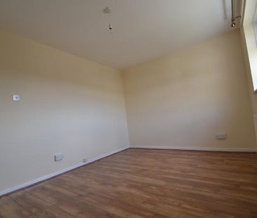 2 bedroom semi-detached house to rent - Photo 3