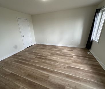 For Lease - 40 Kingsborough Dr Drive, Hamilton, Ontario - Photo 5