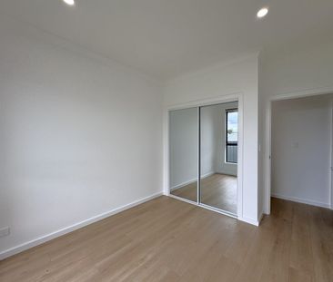 Immaculate 2 bedroom Home Unit with Mountain District Views - Ducte... - Photo 3