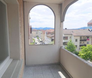 Charming 3.5-room apartment with balcony and view - Photo 2