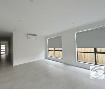 BRAND NEW MODERN HOME IN PERFECT LOCATION - Photo 5