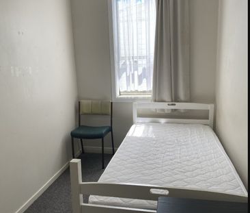 PETONE LIVING - Photo 4