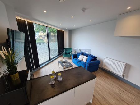 1 bedroom in a flat share to rent - Photo 3